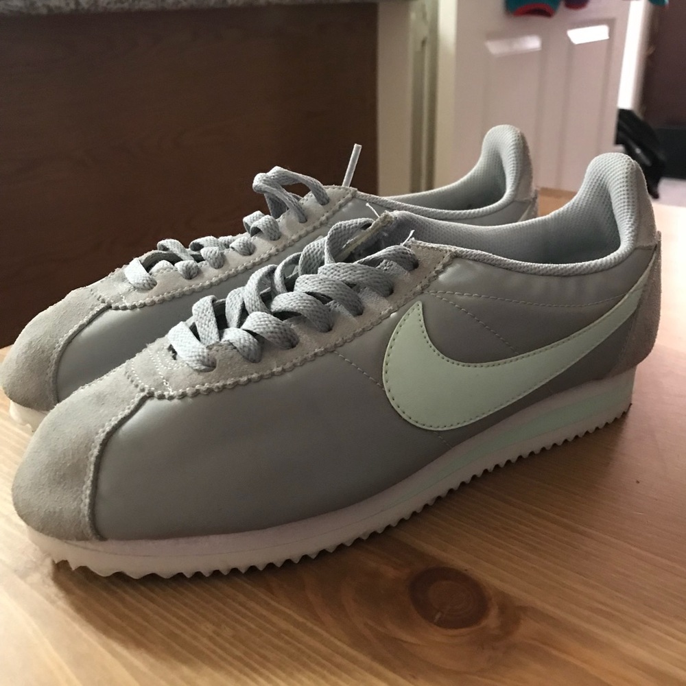 Nike Cortez sz 8.5 (women’s)